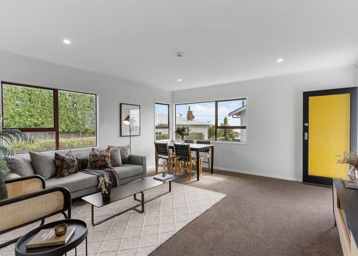  at 2/15 Seaview Terrace, Mount Albert, Auckland