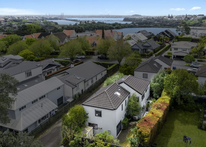  at 2/27 Martin Avenue, Remuera, Auckland City, Auckland