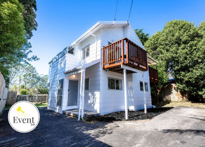  at 2/13 Fairclough Road, Beach Haven, North Shore City, Auckland