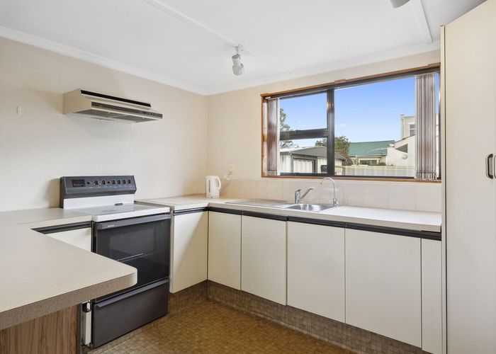 at 60 Royal Crescent, Saint Kilda, Dunedin