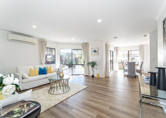  at 17 Copplestone Place, New Lynn, Auckland