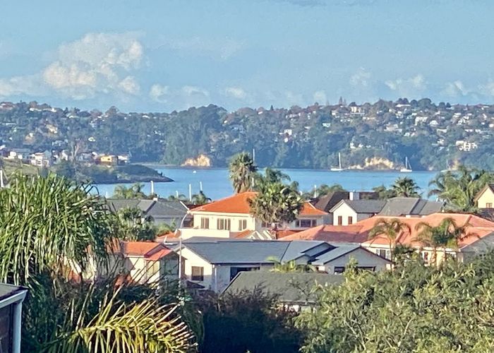  at 10 Lagoon Way, West Harbour, Waitakere City, Auckland