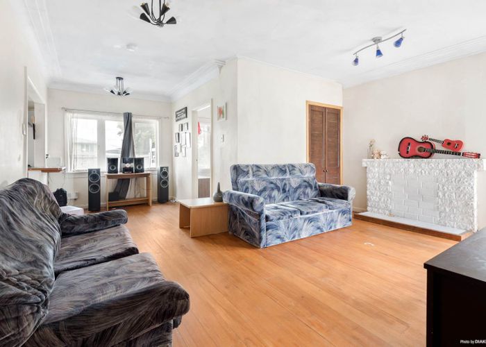  at 4039 Great North Road, Glen Eden, Auckland