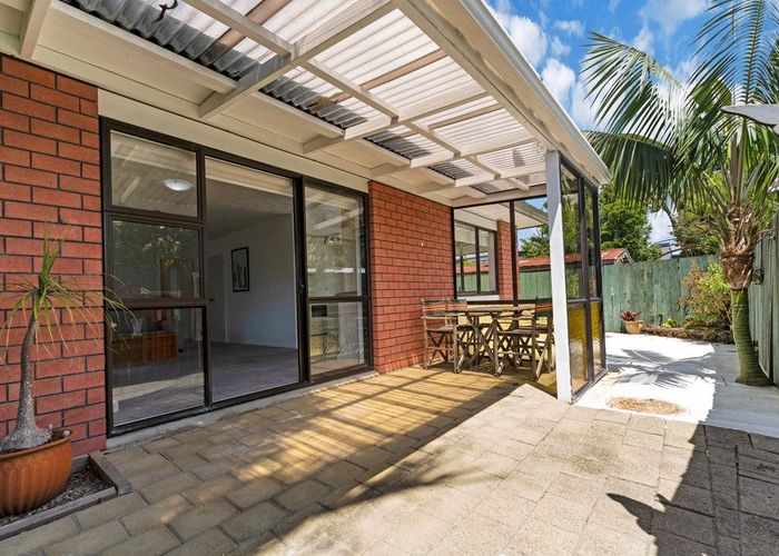  at 8/39 Swanson Road, Henderson, Waitakere City, Auckland