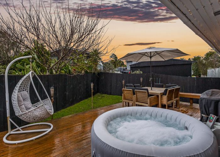  at 1/6 Daytona Road, Henderson, Auckland