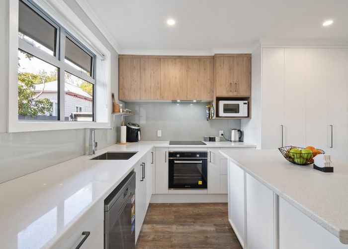  at 43 Hereford Street, West End, Palmerston North