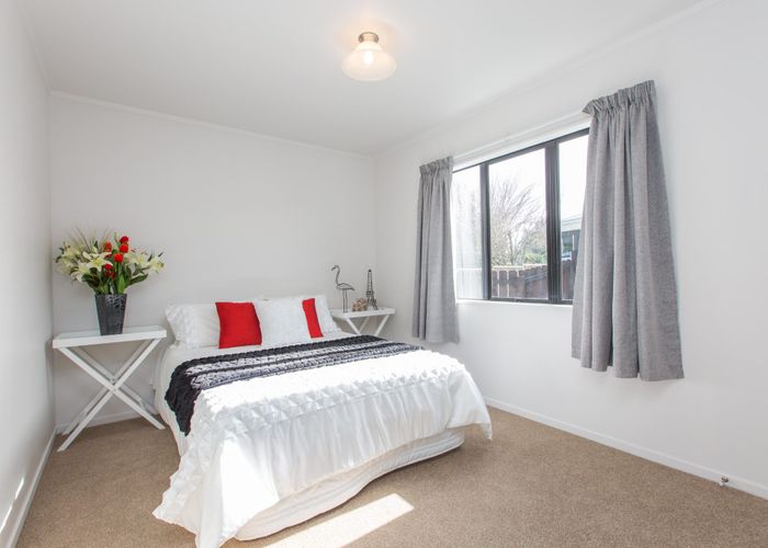  at 2/30 Pinehurst Place, Wattle Downs, Manukau City, Auckland