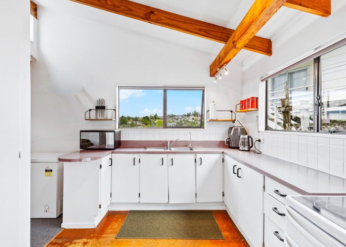  at 13 Frosses Place, Massey, Waitakere City, Auckland