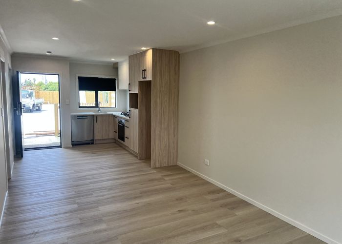  at 423 Dey Street, Hamilton East, Hamilton