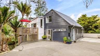  at 41 Warner Park Avenue, Laingholm, Auckland