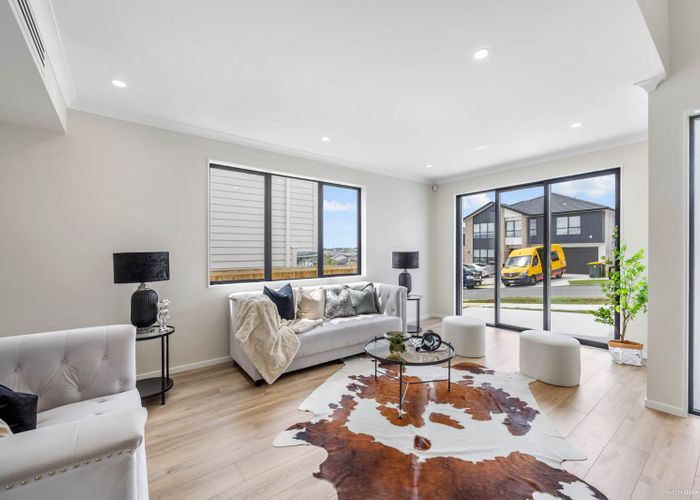  at 15 Aklander Rise, Flat Bush, Auckland