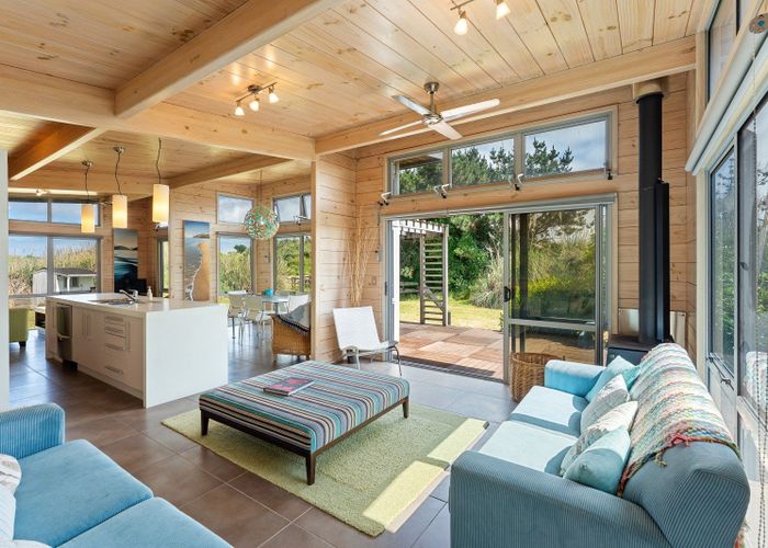  at 32 Reay Mackay Grove, Waikawa Beach, Horowhenua, Manawatu / Whanganui