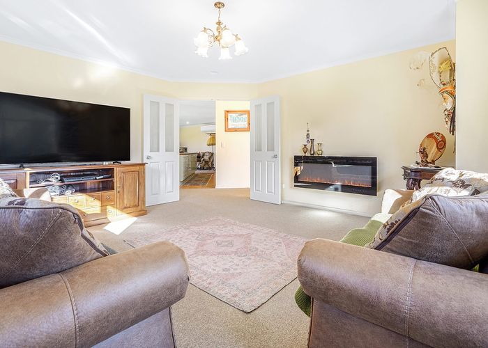  at 101 Dixon Road, Glenview, Hamilton