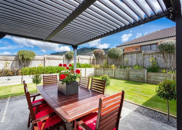  at 18 McEwen Crescent, Riverstone Terraces, Upper Hutt