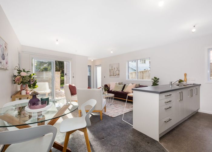  at 4 Hollow Close, Titahi Bay, Porirua