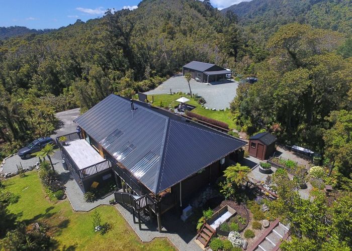  at 3316 Coast Road, Barrytown, Greymouth