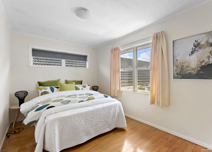  at 1/182 Carrington Road, Mount Albert, Auckland