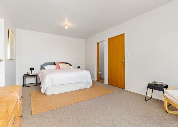  at 25 Petrel Place, Massey, Auckland