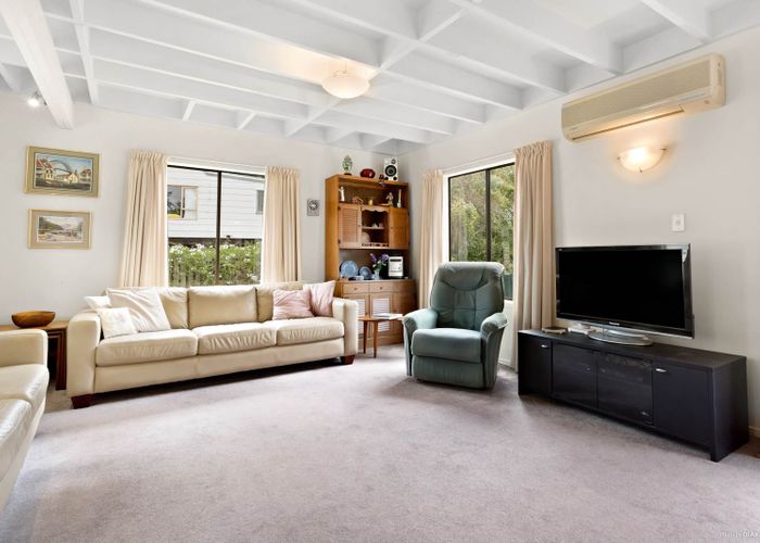  at 2/44 Waiau Street, Torbay, Auckland
