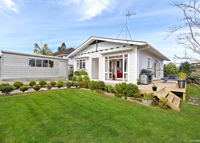  at 1a Islington Avenue, New Lynn, Waitakere City, Auckland