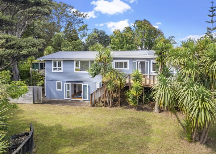  at 19 Mcentee Road, Waitakere, Auckland
