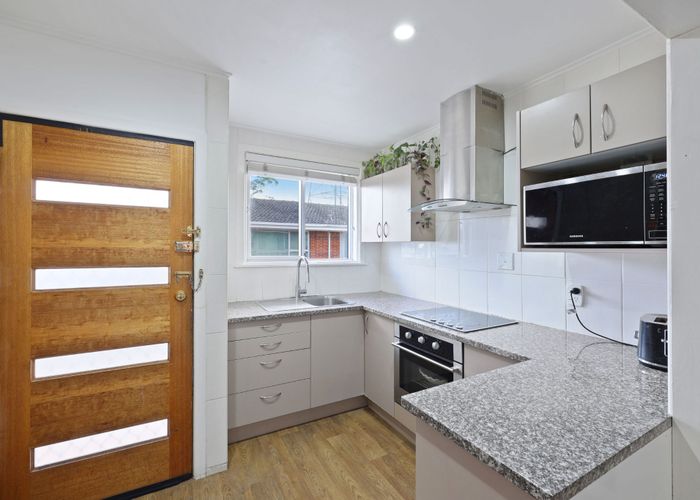  at 20B Dale Crescent, Pakuranga, Manukau City, Auckland