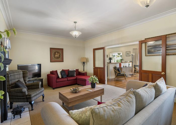  at 4 Sylvan Valley Avenue, Titirangi, Auckland
