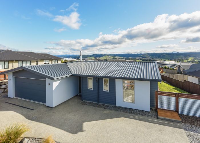  at 42 Katania Heights, Brightwater, Brightwater