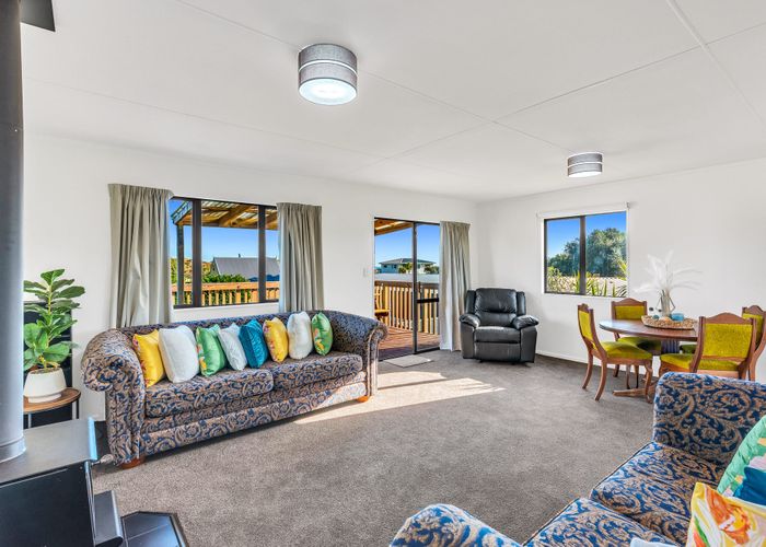  at 3 James Street, Waikawa Beach, Horowhenua, Manawatu / Whanganui