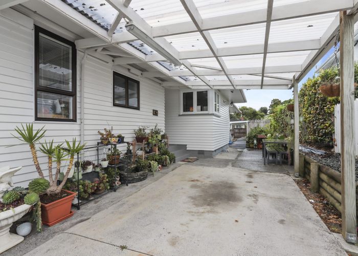  at 15 Roseville Street, New Windsor, Auckland