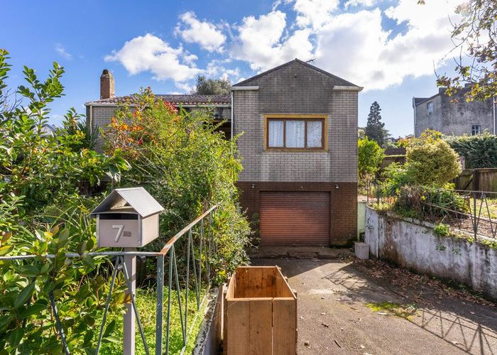  at 7 Hillsborough Road, Hillsborough, Auckland