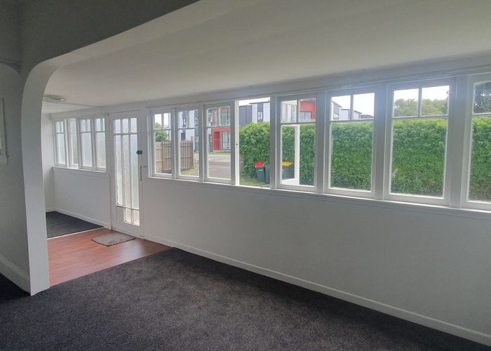  at 10 Russell Road, Manurewa, Auckland