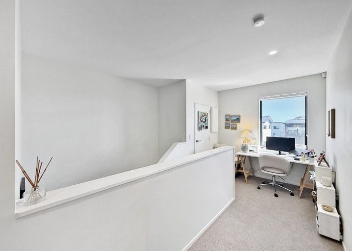  at 5 Tana Way, Manurewa, Manukau City, Auckland