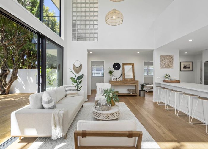  at 2/236 Beach Road, Campbells Bay, Auckland