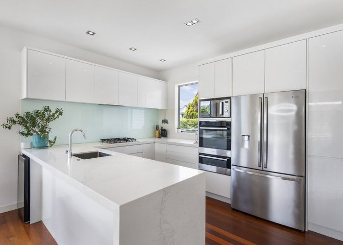  at 51 Beach Road, Mellons Bay, Manukau City, Auckland