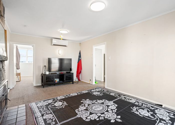  at 223 Sturges Road, Henderson, Waitakere City, Auckland