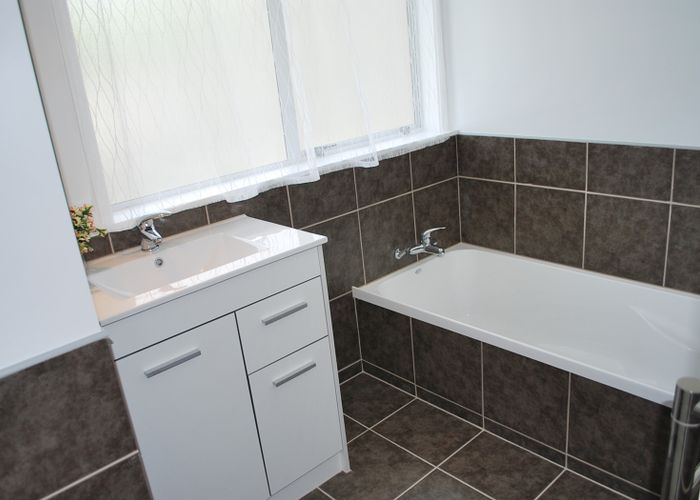  at 3/35 Hoskins Avenue, Hillsborough, Auckland