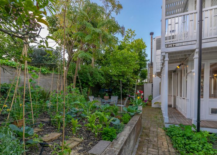 at 4/57 Wood Street, Freemans Bay, Auckland