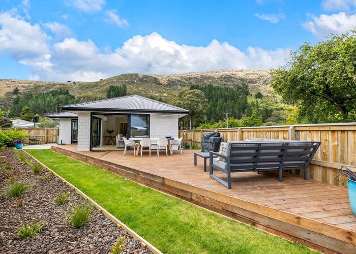  at 52 Whitfield Street, Sumner, Christchurch City, Canterbury