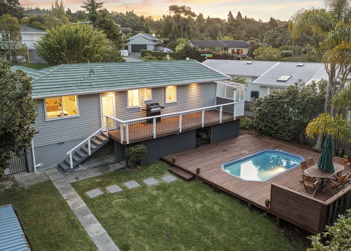  at 8 Berne Place, Birkenhead, Auckland
