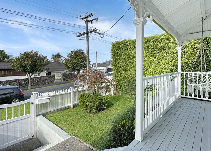  at 12 Richmond Avenue, Northcote Point, North Shore City, Auckland