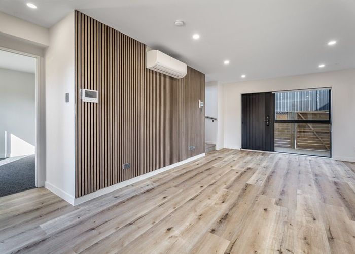  at 98E Royal Road, Massey, Waitakere City, Auckland