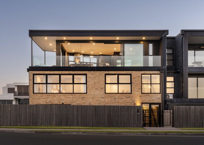  at 212 Marine Parade, Mount Maunganui, Tauranga, Bay Of Plenty