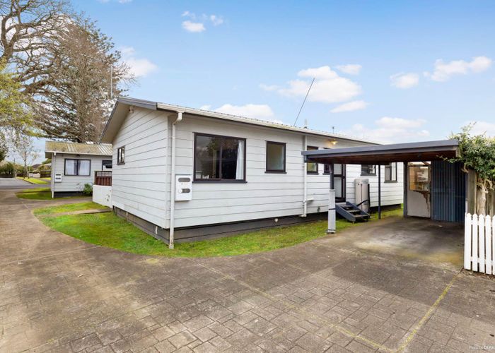  at 2/58 Riversdale Road, Avondale, Auckland
