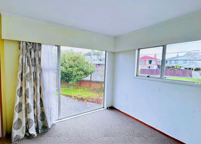  at 54 Colwill Road, Massey, Waitakere City, Auckland