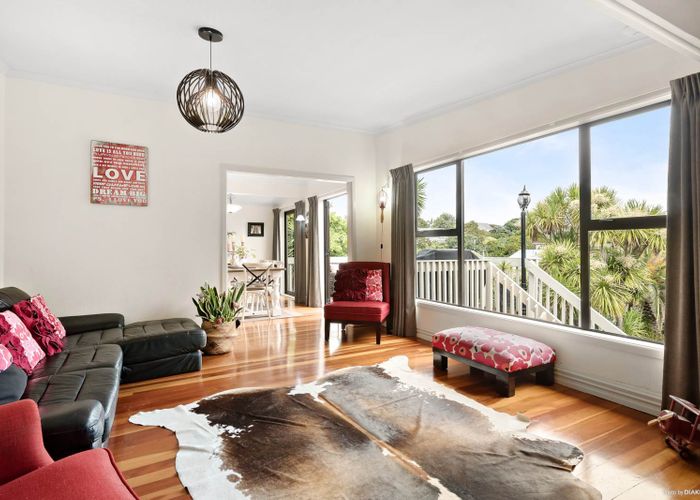  at 19 Cliff Road, Torbay, Auckland