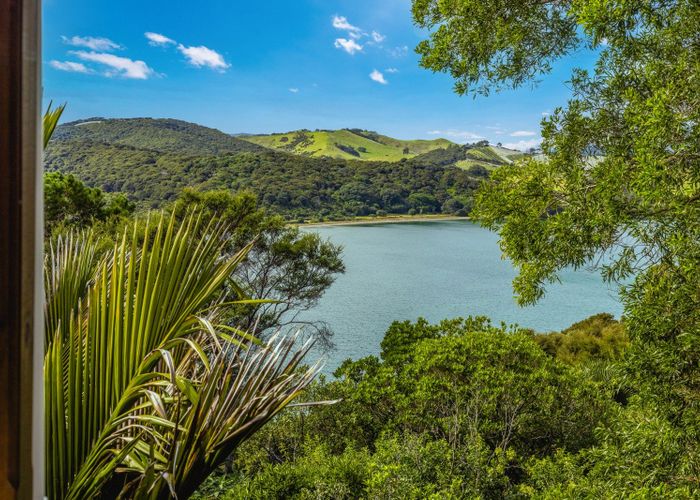  at 8 Bella Vista Road, Omiha, Waiheke Island, Auckland