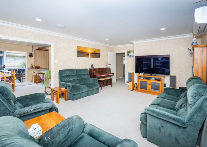  at 5 Jennifer Place, Chartwell, Hamilton