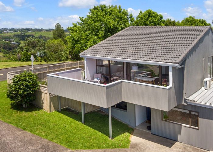  at 1/180 Sandspit Road, Shelly Park, Manukau City, Auckland