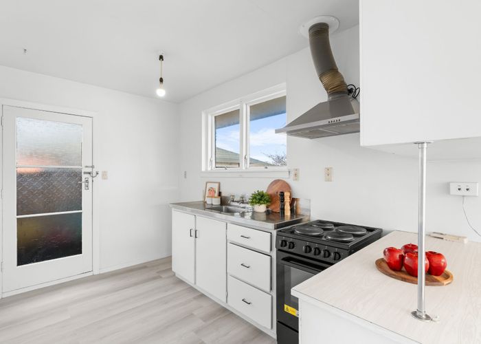  at 3/102 Picton Avenue, Riccarton, Christchurch City, Canterbury